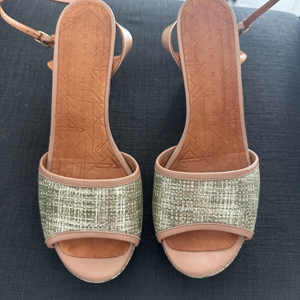 Chie Mihara Sandal in Green, Tan and Silver. Size 39